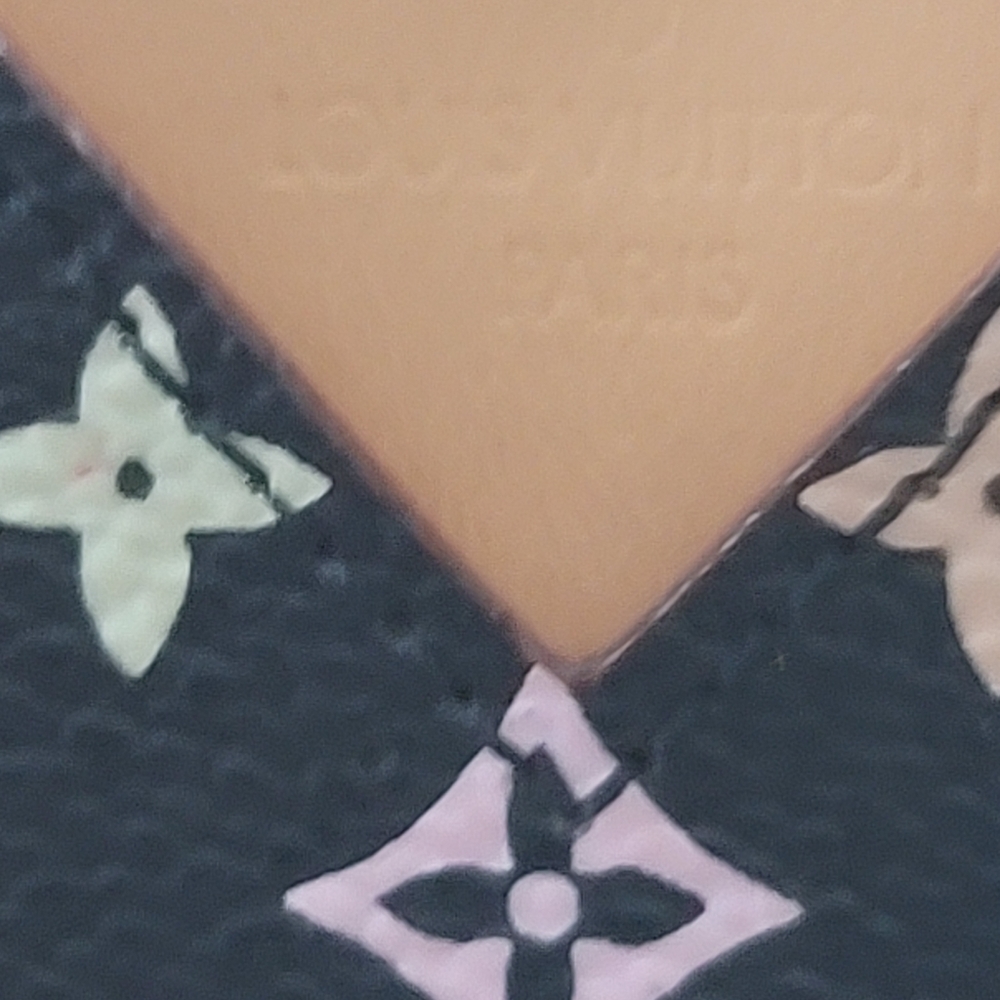 Louis Vuitton Murakami Noir Monogram Mirror and Case Authentic - Picture 4 of 14
